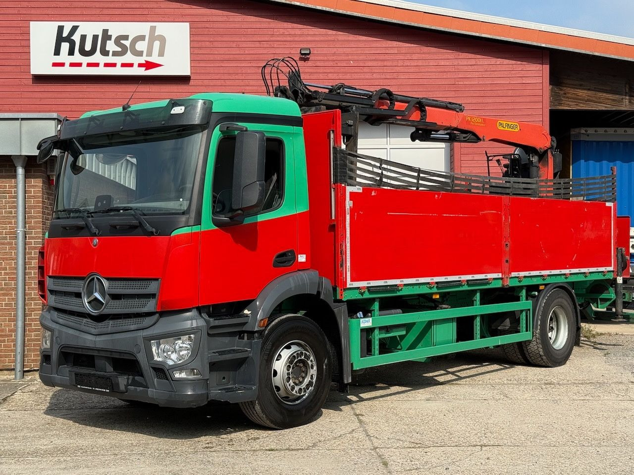 Mercedes-Benz Antos 1832L mit Palfinger PK 12001L Heckkran - Camião de caixa aberta/ Plataforma, Camião grua: foto 3 Mercedes-Benz Antos 1832L mit Palfinger PK 12001L Heckkran - Camião de caixa aberta/ Plataforma, Camião grua: foto 3