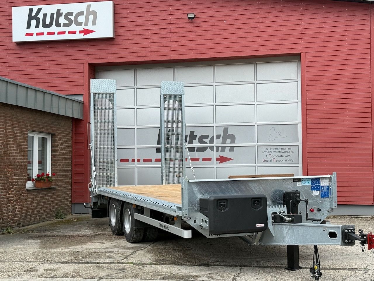 Müller-Mitteltal ETÜTAR 14,4 Tieflader, LED, Runduml. RDÜ - Reboque plataforma/ Caixa aberta: foto 4 Müller-Mitteltal ETÜTAR 14,4 Tieflader, LED, Runduml. RDÜ - Reboque plataforma/ Caixa aberta: foto 4