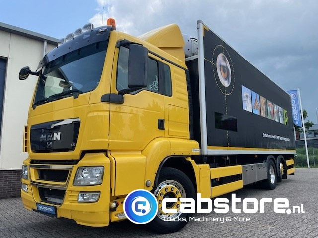 MAN TGS 26.360 6x2-2 BL Euro 5 MAN TGS 26.360 6X2-2 BL Koelwagen - Euro 5 - Laadklep - Roldeur - Carrier Supra 850 - Very good condition! - Camião frigorífico: foto 2 MAN TGS 26.360 6x2-2 BL Euro 5 MAN TGS 26.360 6X2-2 BL Koelwagen - Euro 5 - Laadklep - Roldeur - Carrier Supra 850 - Very good condition! - Camião frigorífico: foto 2