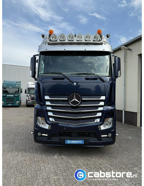 Mercedes-Benz ACTROS  3663 Euro 6 - 8x2 - RETARDER - Bouwjaar 09-2017 - 30 Ton's Container Kabelsysteem - Km 476.892 - Good condition - Camião com sistema de cabo: foto 4 Mercedes-Benz ACTROS  3663 Euro 6 - 8x2 - RETARDER - Bouwjaar 09-2017 - 30 Ton's Container Kabelsysteem - Km 476.892 - Good condition - Camião com sistema de cabo: foto 4