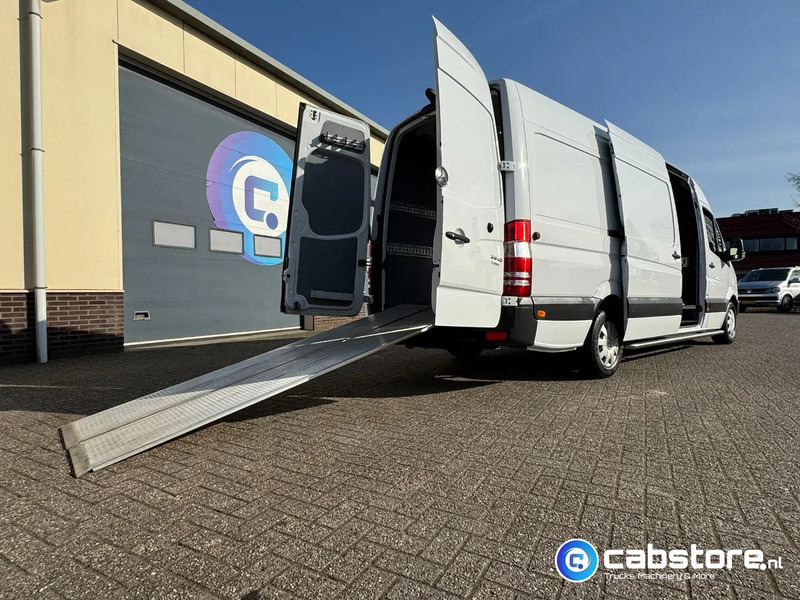 Mercedes-Benz Sprinter 316 CDI L3/H2 316 CDI Euro 5 - L3/H2 - Automaat - Geïntegreerde rijplaten in vloer - Bearlock - Year 2015 - Nieuwe banden - Furgão: foto 3 Mercedes-Benz Sprinter 316 CDI L3/H2 316 CDI Euro 5 - L3/H2 - Automaat - Geïntegreerde rijplaten in vloer - Bearlock - Year 2015 - Nieuwe banden - Furgão: foto 3