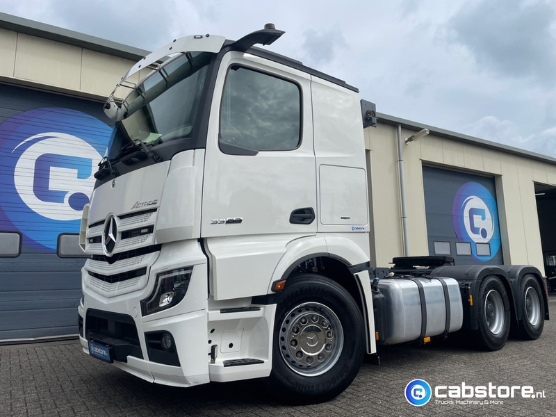 Mercedes-Benz Actros 3363 6x4 SLT Euro 6 3363 6x4 SLT Euro 6 - Zwaartransport - Heavy Load - Schwertransporte - 140 Ton - Year 2024 - Km 35.788 !! - Turbo Retarder Clutch - LIKE NEW !! - Tractor: foto 2 Mercedes-Benz Actros 3363 6x4 SLT Euro 6 3363 6x4 SLT Euro 6 - Zwaartransport - Heavy Load - Schwertransporte - 140 Ton - Year 2024 - Km 35.788 !! - Turbo Retarder Clutch - LIKE NEW !! - Tractor: foto 2