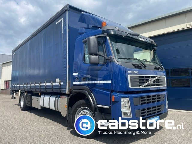 Volvo FM9 4X2R FAL9.0 RAD-A4 Volvo FM300 4x2 Euro 5 bakwagen - Schuifzeilen - Laadklep 2000 kg - Bouwjaar 2008 - Kooi-Aap heftruck - Carrinha de contentor: foto 1 Volvo FM9 4X2R FAL9.0 RAD-A4 Volvo FM300 4x2 Euro 5 bakwagen - Schuifzeilen - Laadklep 2000 kg - Bouwjaar 2008 - Kooi-Aap heftruck - Carrinha de contentor: foto 1