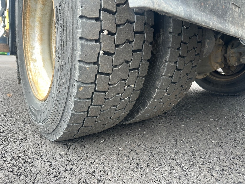 Camião grua DAF 55.180 henkilönostin: foto 6