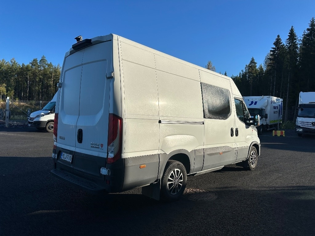 Iveco Daily 35S14 CNG A8 Huom! 6hlö PAKETTIAUTO - Furgão: foto 4 Iveco Daily 35S14 CNG A8 Huom! 6hlö PAKETTIAUTO - Furgão: foto 4