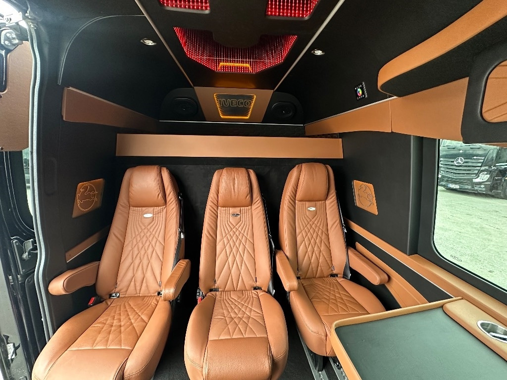 Furgão Iveco Daily 35S18A8 1+4hlö retkeilyauto: foto 11
