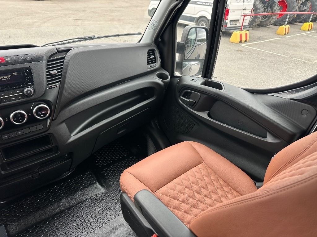 Furgão Iveco Daily 35S18A8 1+4hlö retkeilyauto: foto 14