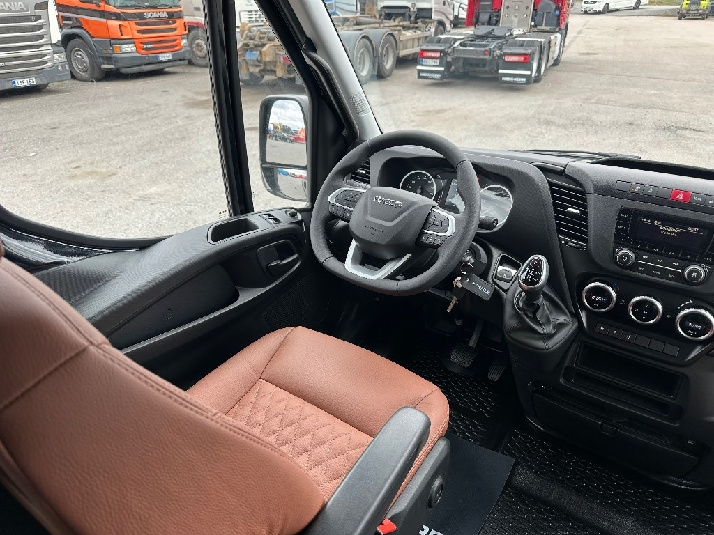 Furgão Iveco Daily 35S18A8 1+4hlö retkeilyauto: foto 13