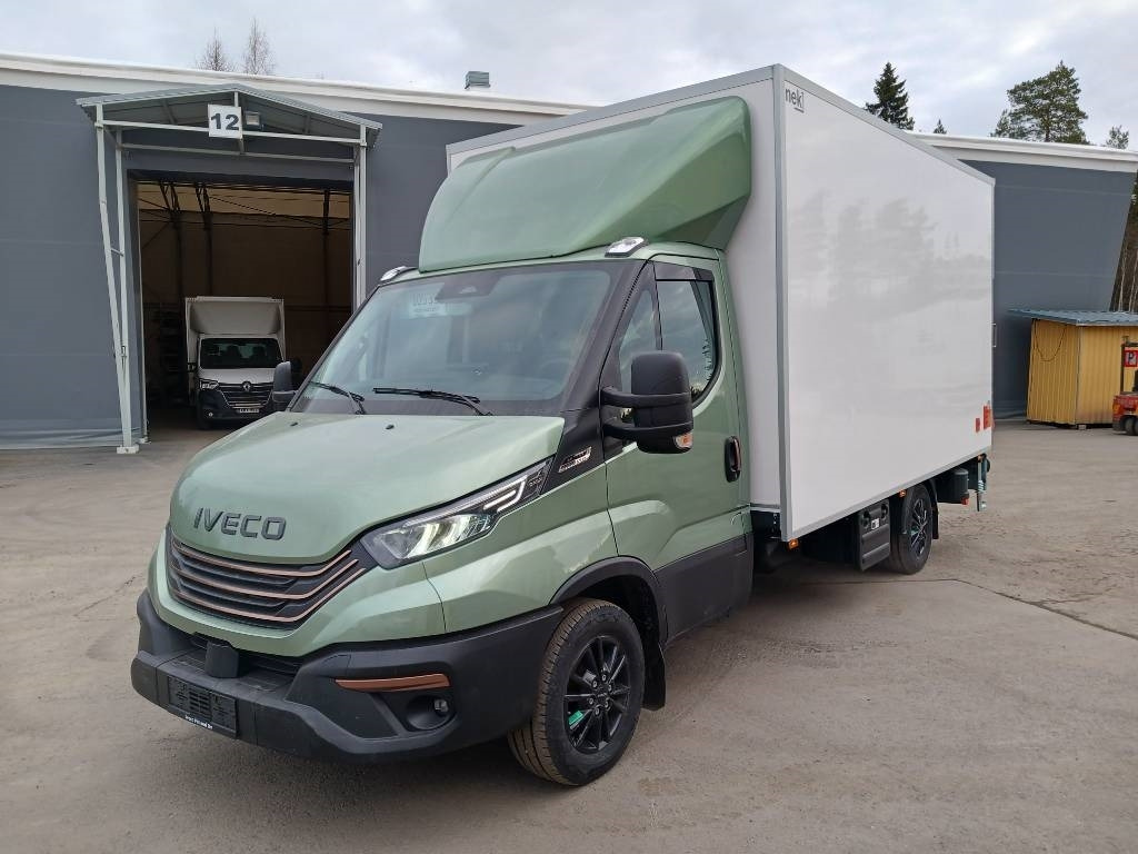 Iveco Daily 35S18A8 - Furgão: foto 1 Iveco Daily 35S18A8 - Furgão: foto 1