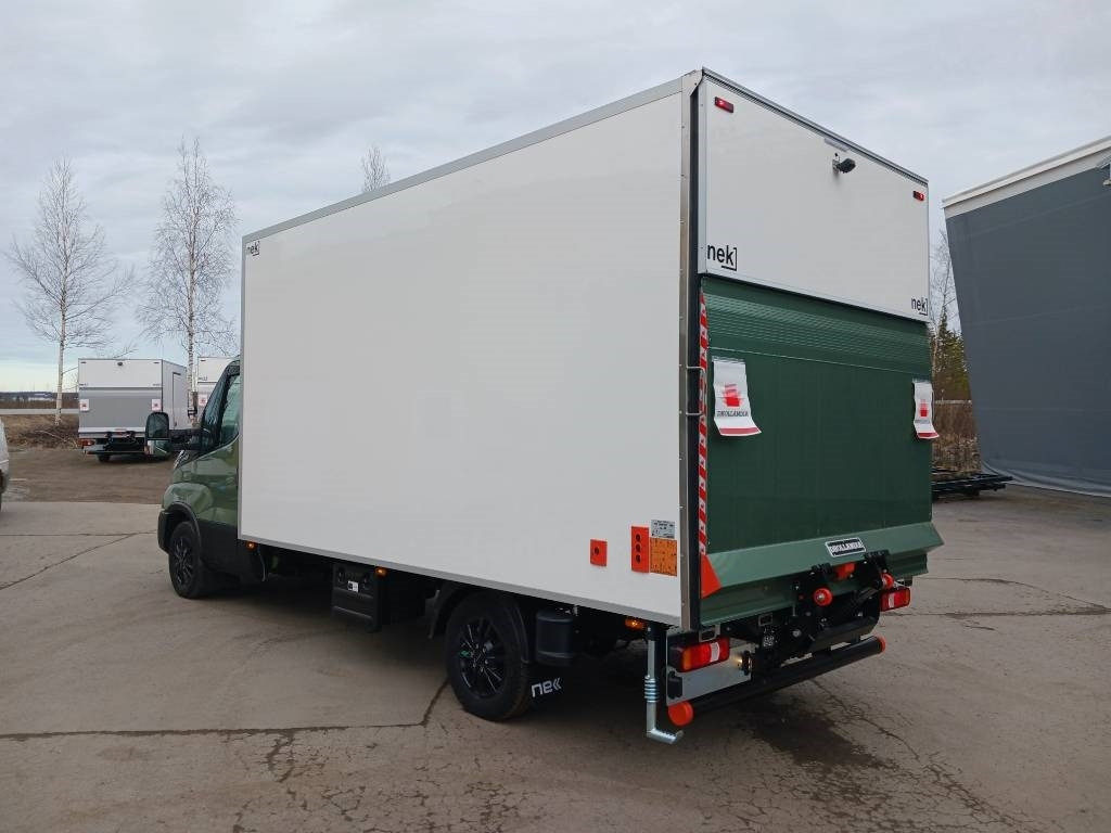 Iveco Daily 35S18A8 - Furgão: foto 3 Iveco Daily 35S18A8 - Furgão: foto 3