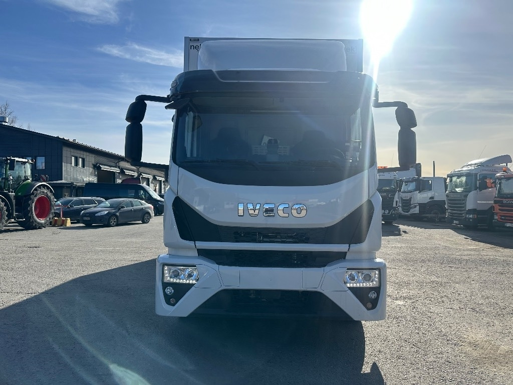 Iveco Eurocargo 160E28 - Camião furgão: foto 2 Iveco Eurocargo 160E28 - Camião furgão: foto 2