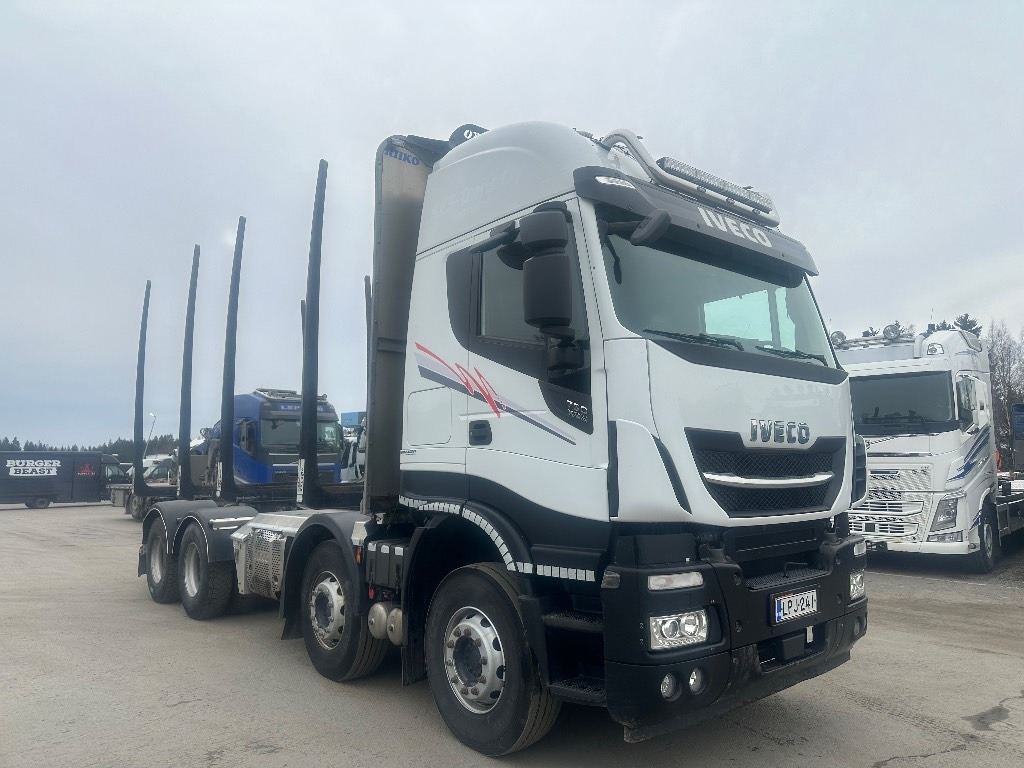 Iveco X-WAY AS340x57 8x4 - Camião de transporte de madeira: foto 2 Iveco X-WAY AS340x57 8x4 - Camião de transporte de madeira: foto 2