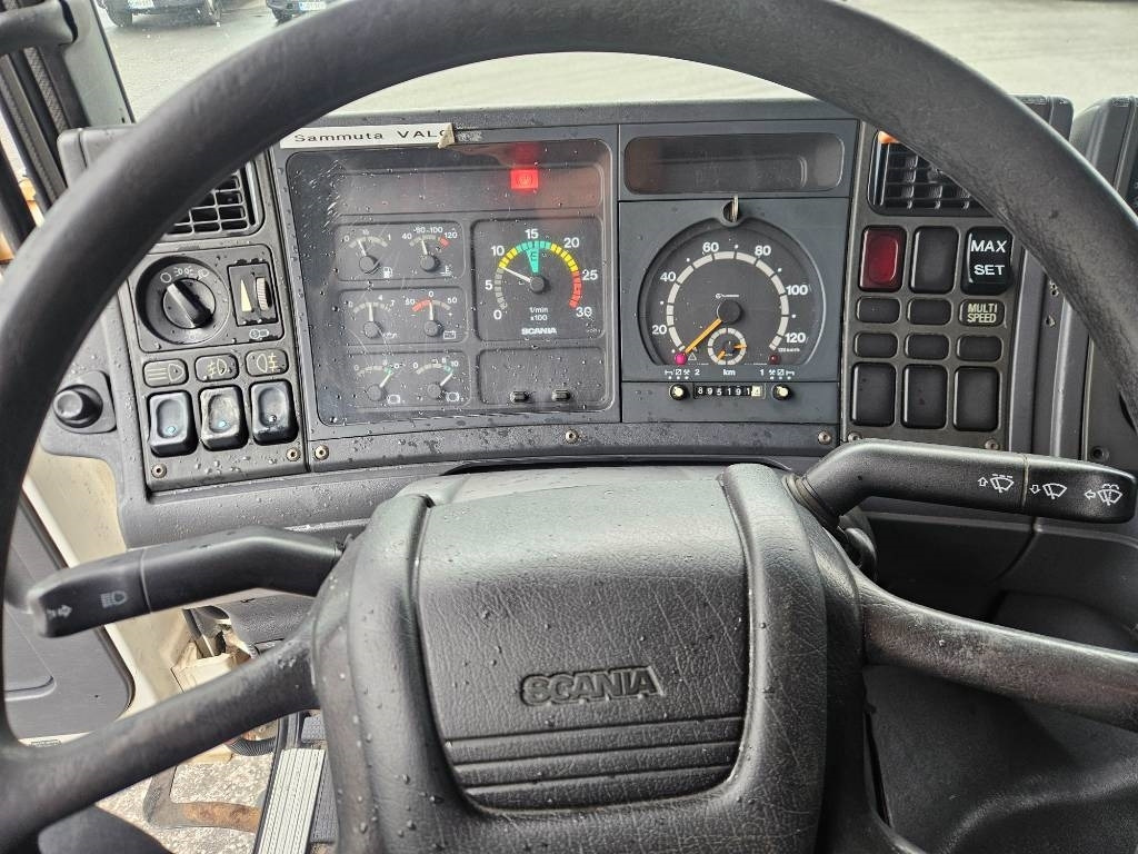 Locação financeira de Scania P 94 DB 220 Hiab 135-4 lisähydrauliikalla  Scania P 94 DB 220 Hiab 135-4 lisähydrauliikalla: foto 16