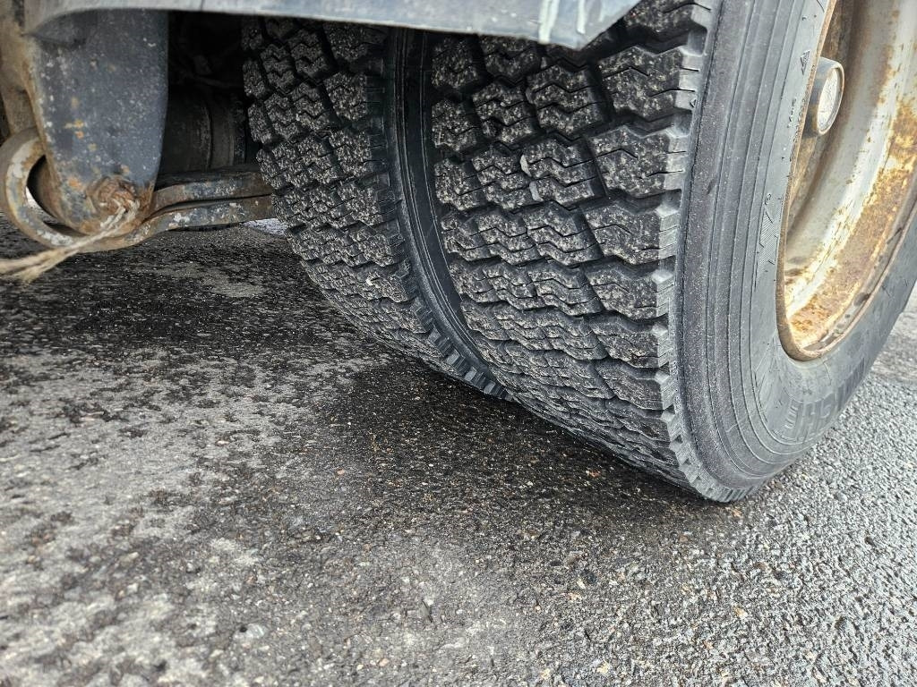 Locação financeira de Scania P 94 DB 220 Hiab 135-4 lisähydrauliikalla  Scania P 94 DB 220 Hiab 135-4 lisähydrauliikalla: foto 12