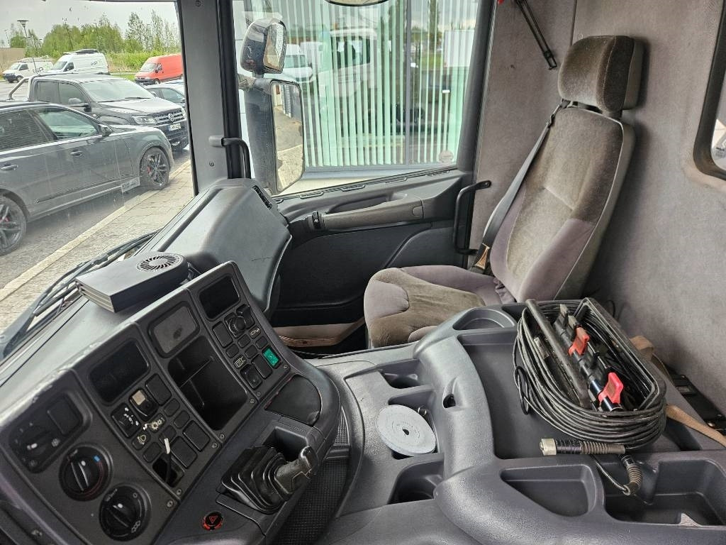 Locação financeira de Scania P 94 DB 220 Hiab 135-4 lisähydrauliikalla  Scania P 94 DB 220 Hiab 135-4 lisähydrauliikalla: foto 14