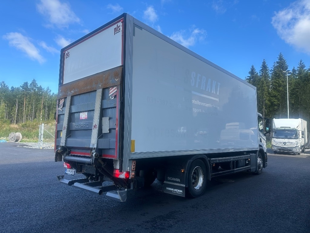 Scania P250 - Camião furgão: foto 4 Scania P250 - Camião furgão: foto 4