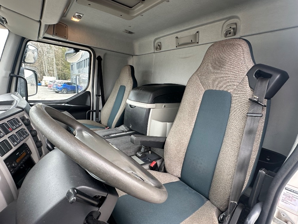 Camião furgão Volvo FE 320: foto 12