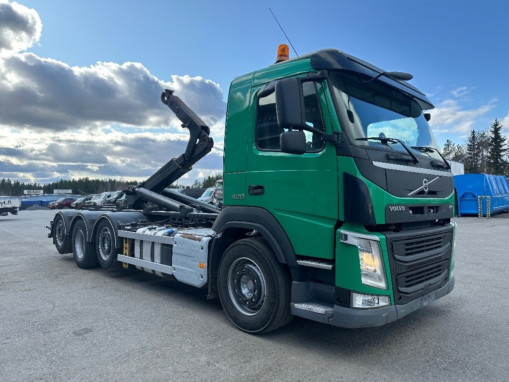 Volvo FM 420 8x2/4 - Camião polibenne: foto 2 Volvo FM 420 8x2/4 - Camião polibenne: foto 2