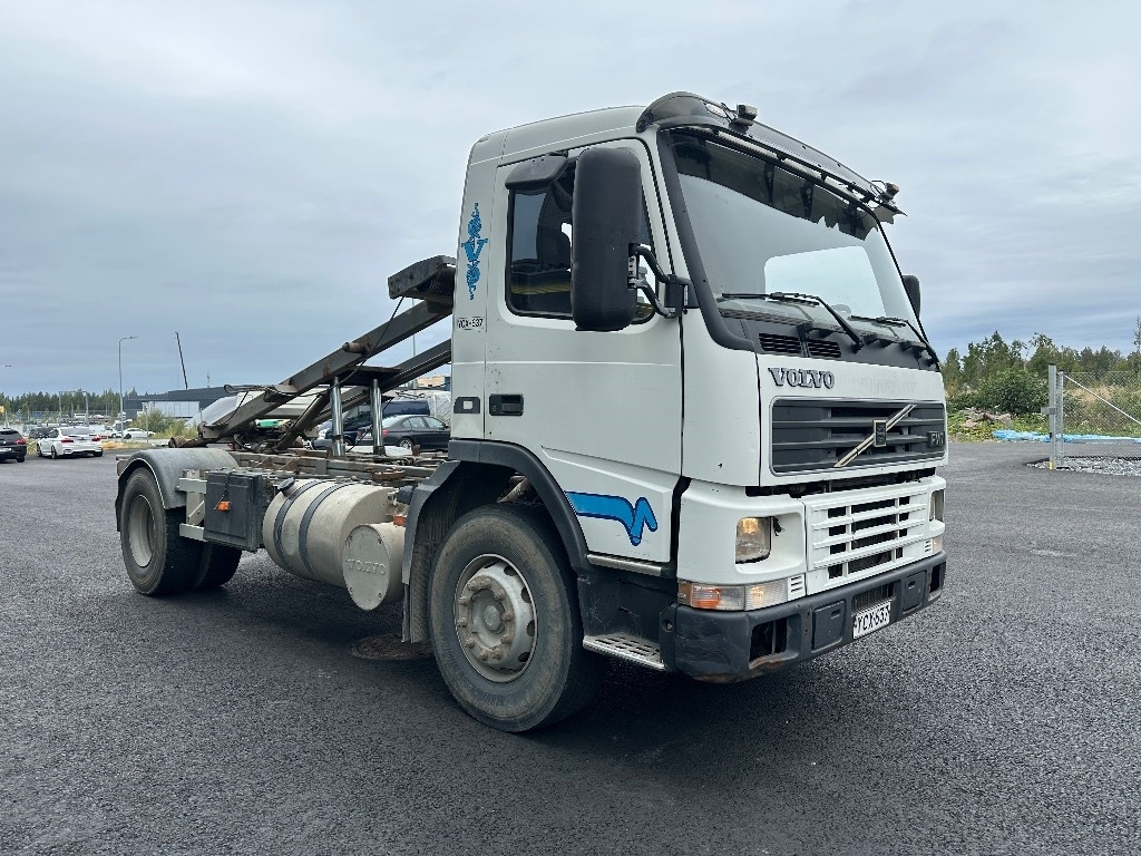 Volvo FM7 4x2 vaijerilaitteilla - Camião multibenne: foto 3 Volvo FM7 4x2 vaijerilaitteilla - Camião multibenne: foto 3