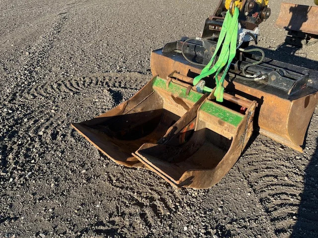 Escavadora de rastos KOMATSU PC80MR: foto 8 Escavadora de rastos KOMATSU PC80MR: foto 8