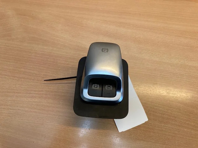 Mercedes A0005453344 – Mercedes parking brake switch - Sistema elétrico para Camião: foto 1 Mercedes A0005453344 – Mercedes parking brake switch - Sistema elétrico para Camião: foto 1