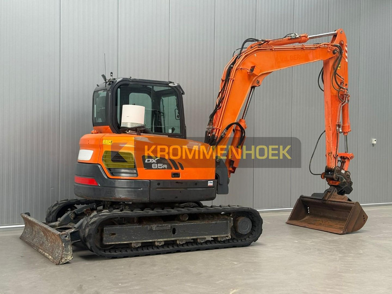 Doosan DX 85R-3 - Mini escavadeira: foto 4 Doosan DX 85R-3 - Mini escavadeira: foto 4