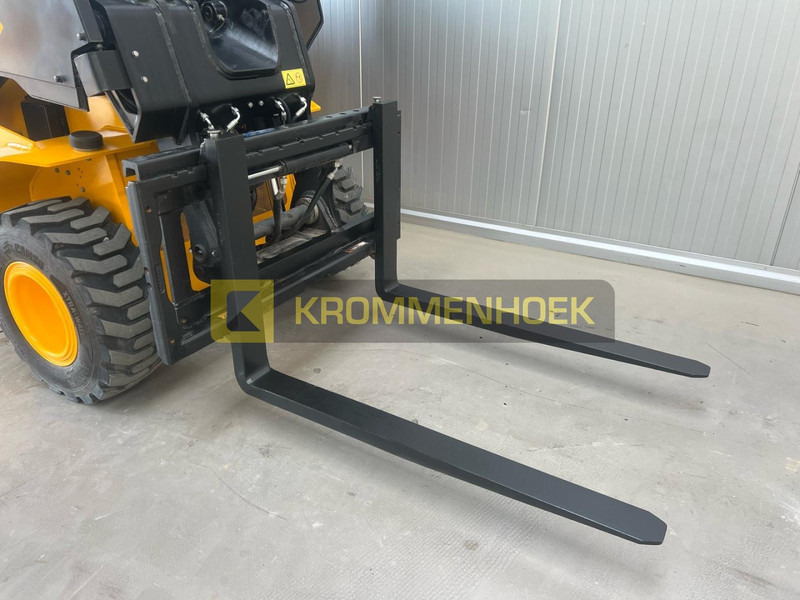 Empilhador telescópico JCB TLT 35-26 D 4x4: foto 8