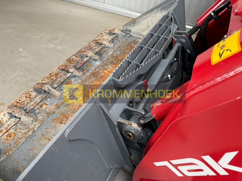 Mini pá carregadora Takeuchi TL 12V-2: foto 10