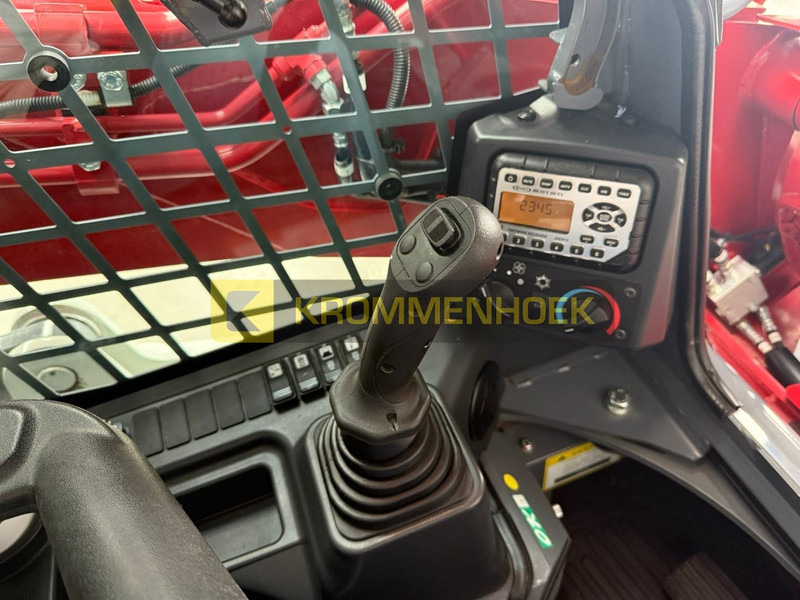 Mini pá carregadora Takeuchi TL 12V-2: foto 16