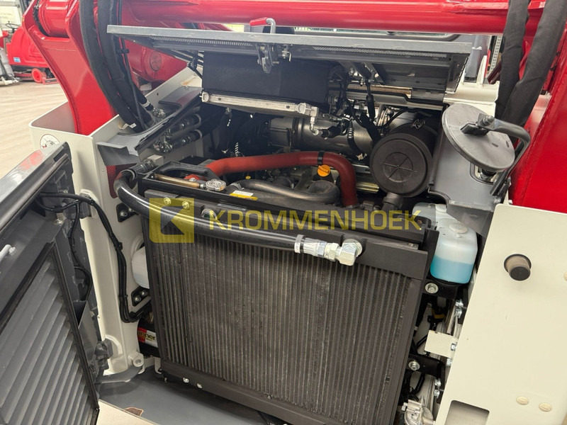 Mini pá carregadora Takeuchi TL 12V-2: foto 17