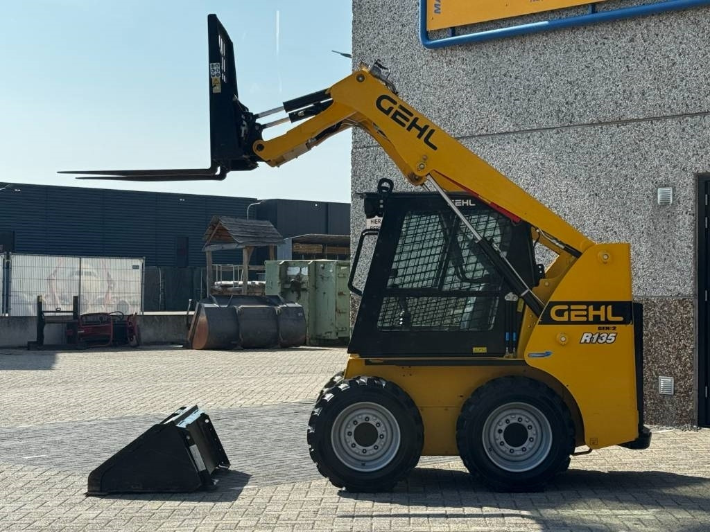 Gehl R135 / Mantitou 1350R, 2022, 115 hours! - Escavadora de rastos: foto 2 Gehl R135 / Mantitou 1350R, 2022, 115 hours! - Escavadora de rastos: foto 2