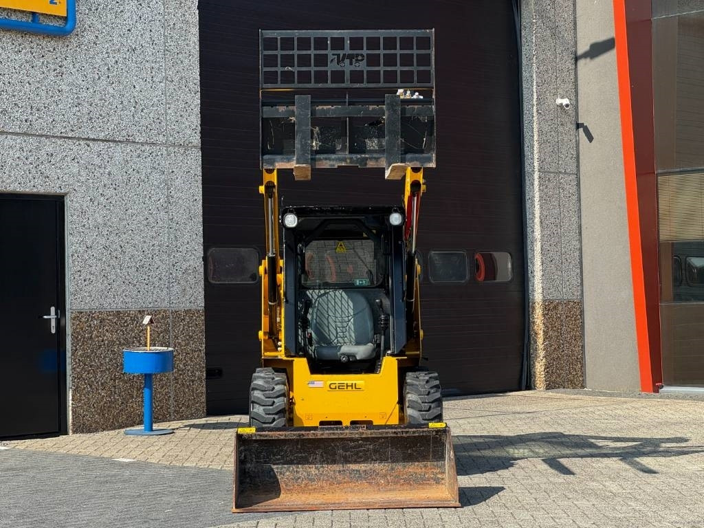 Gehl R135 / Mantitou 1350R, 2022, 115 hours! - Escavadora de rastos: foto 3 Gehl R135 / Mantitou 1350R, 2022, 115 hours! - Escavadora de rastos: foto 3