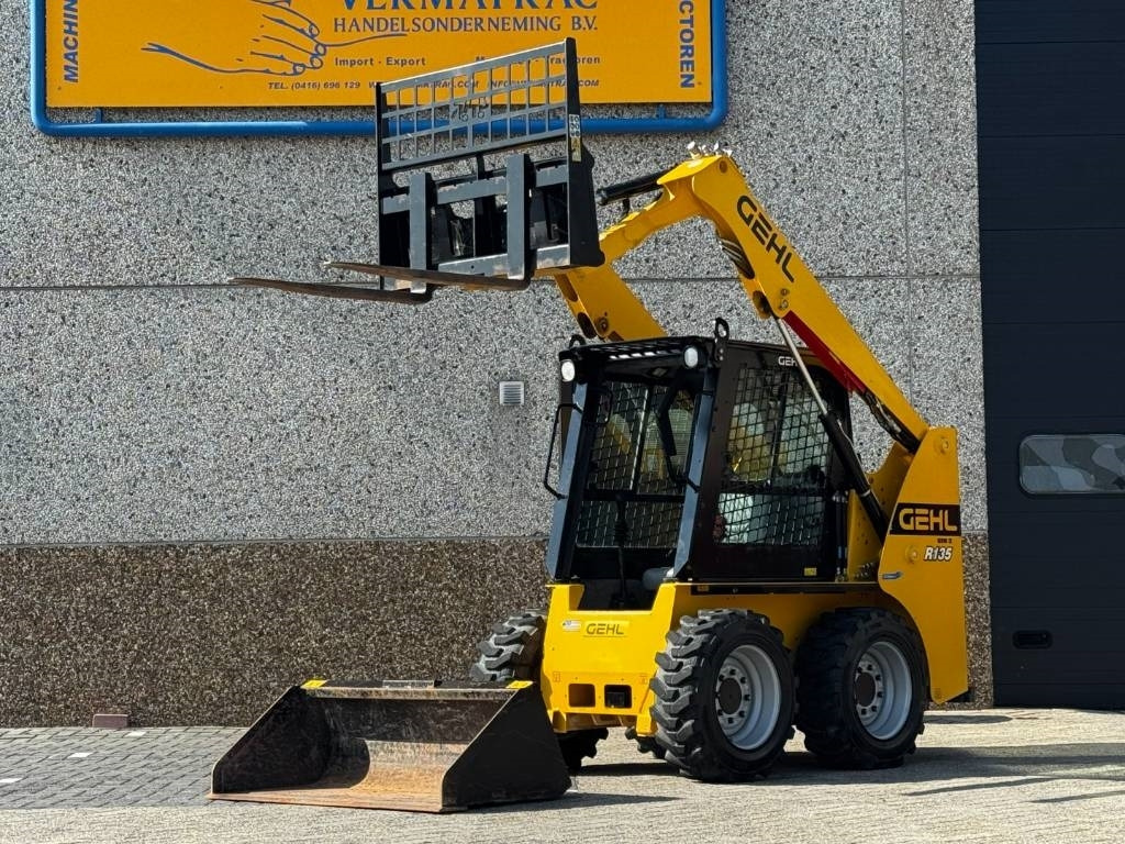 Gehl R135 / Mantitou 1350R, 2022, 115 hours! - Escavadora de rastos: foto 1 Gehl R135 / Mantitou 1350R, 2022, 115 hours! - Escavadora de rastos: foto 1
