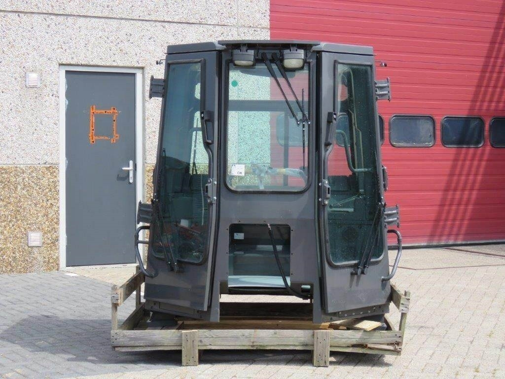 New Holland CE - Cabine para Máquina de construção: foto 4 New Holland CE - Cabine para Máquina de construção: foto 4