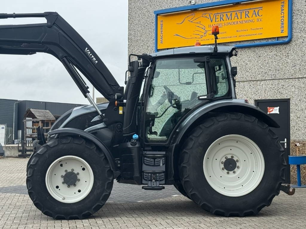 Valtra N174D, Frontlinkage + PTO, Frontloader, 3846 hours - Trator: foto 3 Valtra N174D, Frontlinkage + PTO, Frontloader, 3846 hours - Trator: foto 3