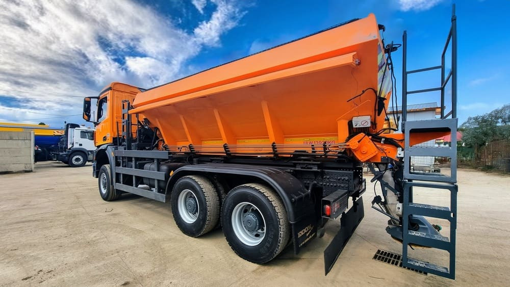 Mercedes-Benz AROCS 3333 6x6 - Camião: foto 4 Mercedes-Benz AROCS 3333 6x6 - Camião: foto 4