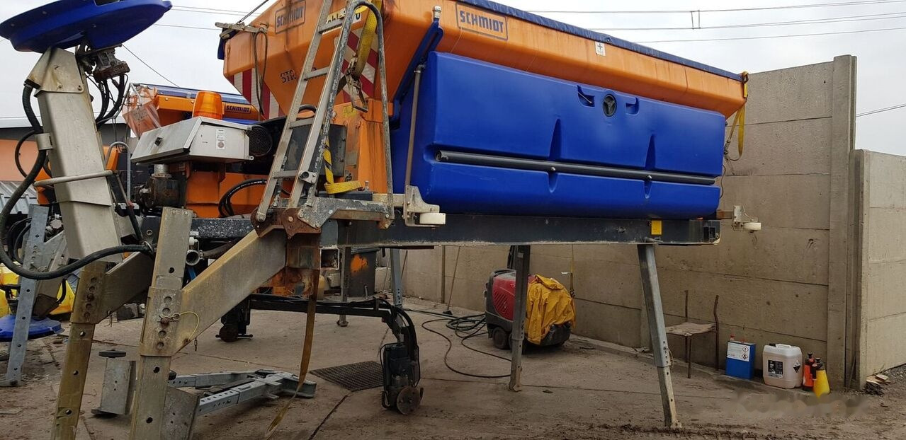 Espalhador de areia/ Sal para Veículo municipal/ Especial Schmidt Solarko piaskarka SCHMIDT STRATOS 5m3: foto 9 Espalhador de areia/ Sal para Veículo municipal/ Especial Schmidt Solarko piaskarka SCHMIDT STRATOS 5m3: foto 9