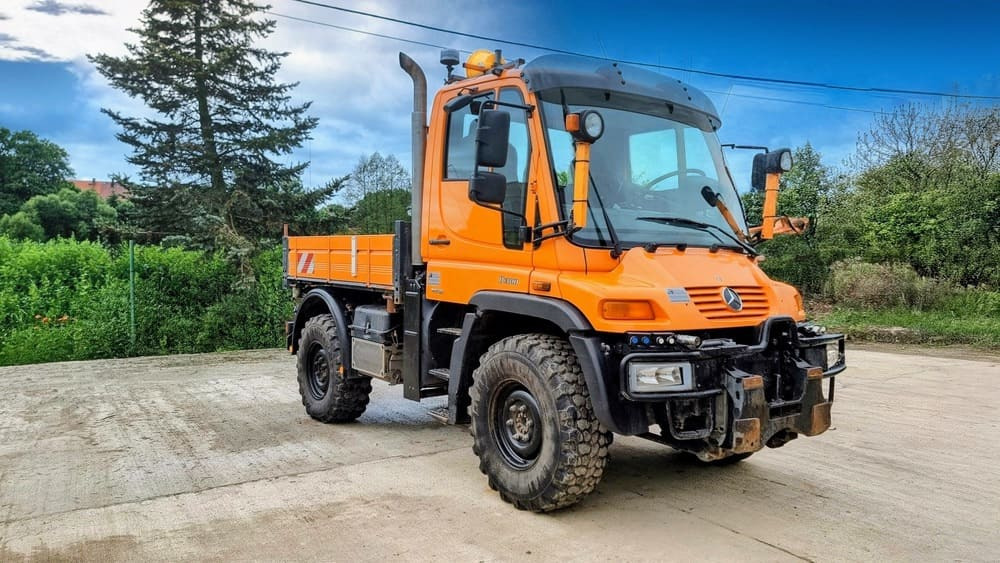 MERCEDES-BENZ Unimog U300 - Veículo municipal/ Especial: foto 1 MERCEDES-BENZ Unimog U300 - Veículo municipal/ Especial: foto 1