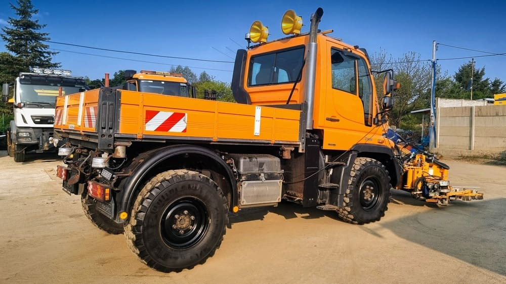 MERCEDES-BENZ Unimog U300 - Veículo municipal/ Especial: foto 3 MERCEDES-BENZ Unimog U300 - Veículo municipal/ Especial: foto 3