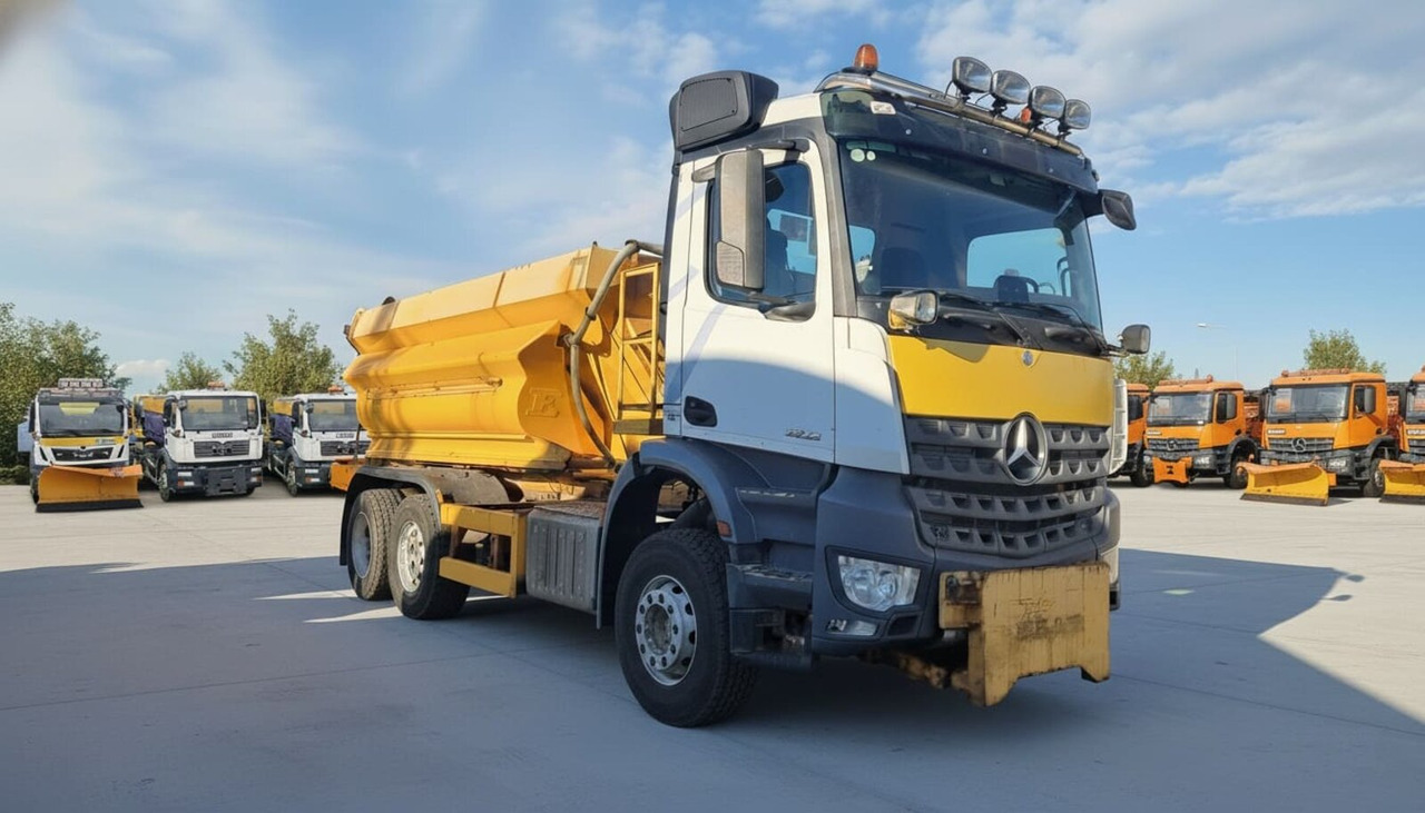 Mercedes-Benz 2632 - Veículo municipal/ Especial, Camião: foto 1 Mercedes-Benz 2632 - Veículo municipal/ Especial, Camião: foto 1