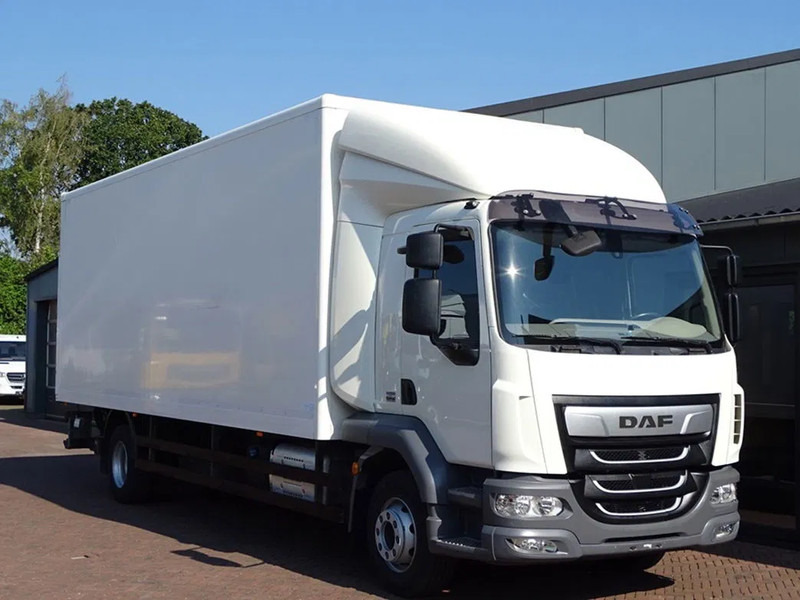 DAF LF 260 16 TON SLEEPER BOX 720X250X244 LBW 1.5 T - Camião furgão: foto 1 DAF LF 260 16 TON SLEEPER BOX 720X250X244 LBW 1.5 T - Camião furgão: foto 1