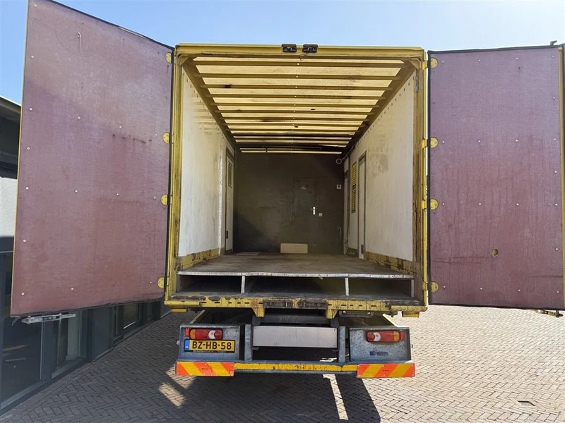 Volvo FL 12.240 2x bed Stand Airco Douche wasbak Heater w.o box - Camião furgão: foto 5 Volvo FL 12.240 2x bed Stand Airco Douche wasbak Heater w.o box - Camião furgão: foto 5