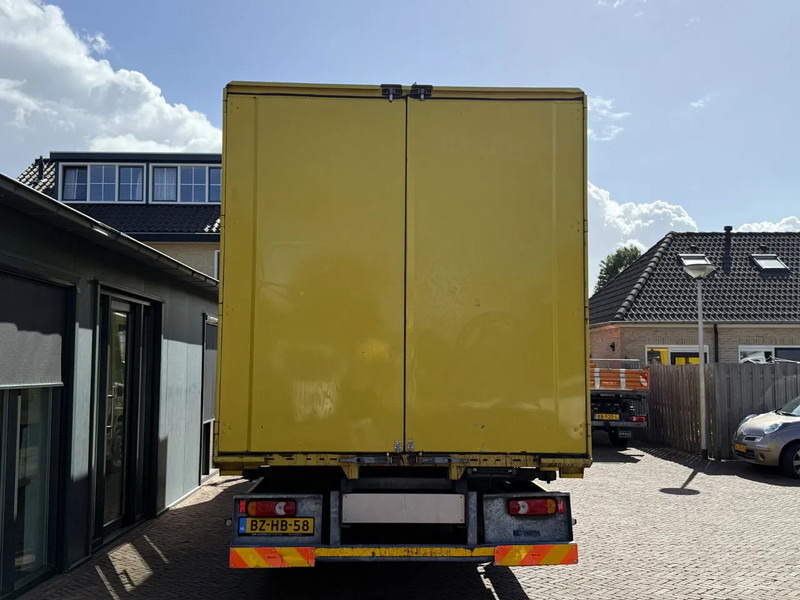 Volvo FL 12.240 2x bed Stand Airco Douche wasbak Heater w.o box - Camião furgão: foto 4 Volvo FL 12.240 2x bed Stand Airco Douche wasbak Heater w.o box - Camião furgão: foto 4