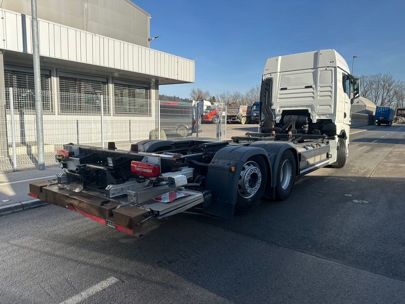 MAN TGX 26.520 6X2-4 LL klima intarder Led - Camião chassi: foto 4 MAN TGX 26.520 6X2-4 LL klima intarder Led - Camião chassi: foto 4