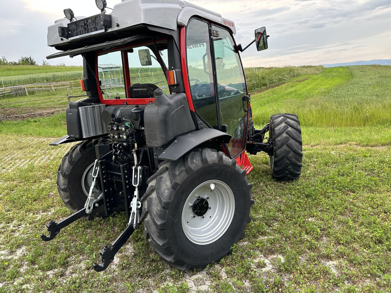 Reform Mounty 100 - Trator: foto 5 Reform Mounty 100 - Trator: foto 5