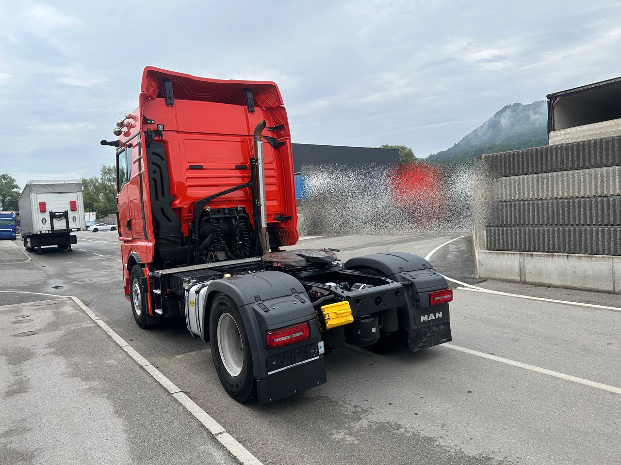 MAN TGX 18.520 4X2 LL Intarder Hydravlika ALU led TV - Tractor: foto 4 MAN TGX 18.520 4X2 LL Intarder Hydravlika ALU led TV - Tractor: foto 4