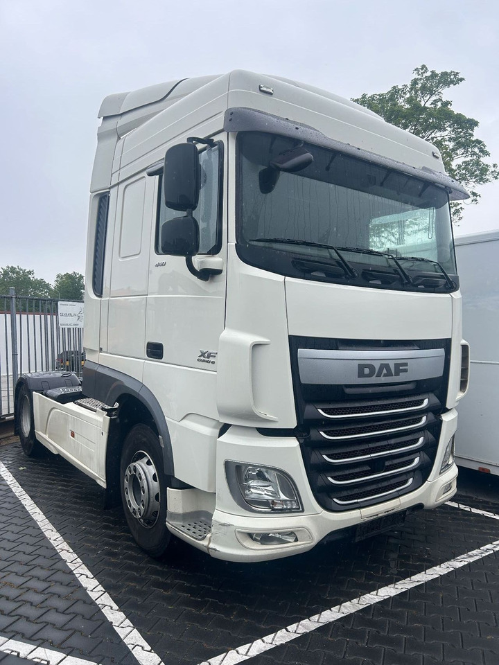 DAF XF 106.440 XF106-440 Space Cab, Full spoilers - Tractor: foto 2 DAF XF 106.440 XF106-440 Space Cab, Full spoilers - Tractor: foto 2