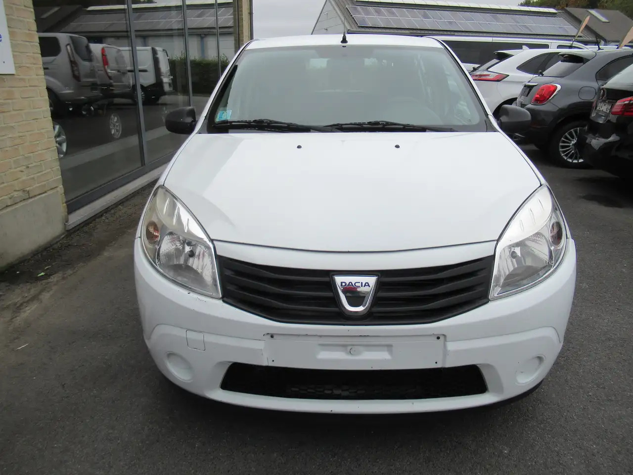 Dacia Sandero Sandero 1.2i Ambiance - Automóvel: foto 3 Dacia Sandero Sandero 1.2i Ambiance - Automóvel: foto 3