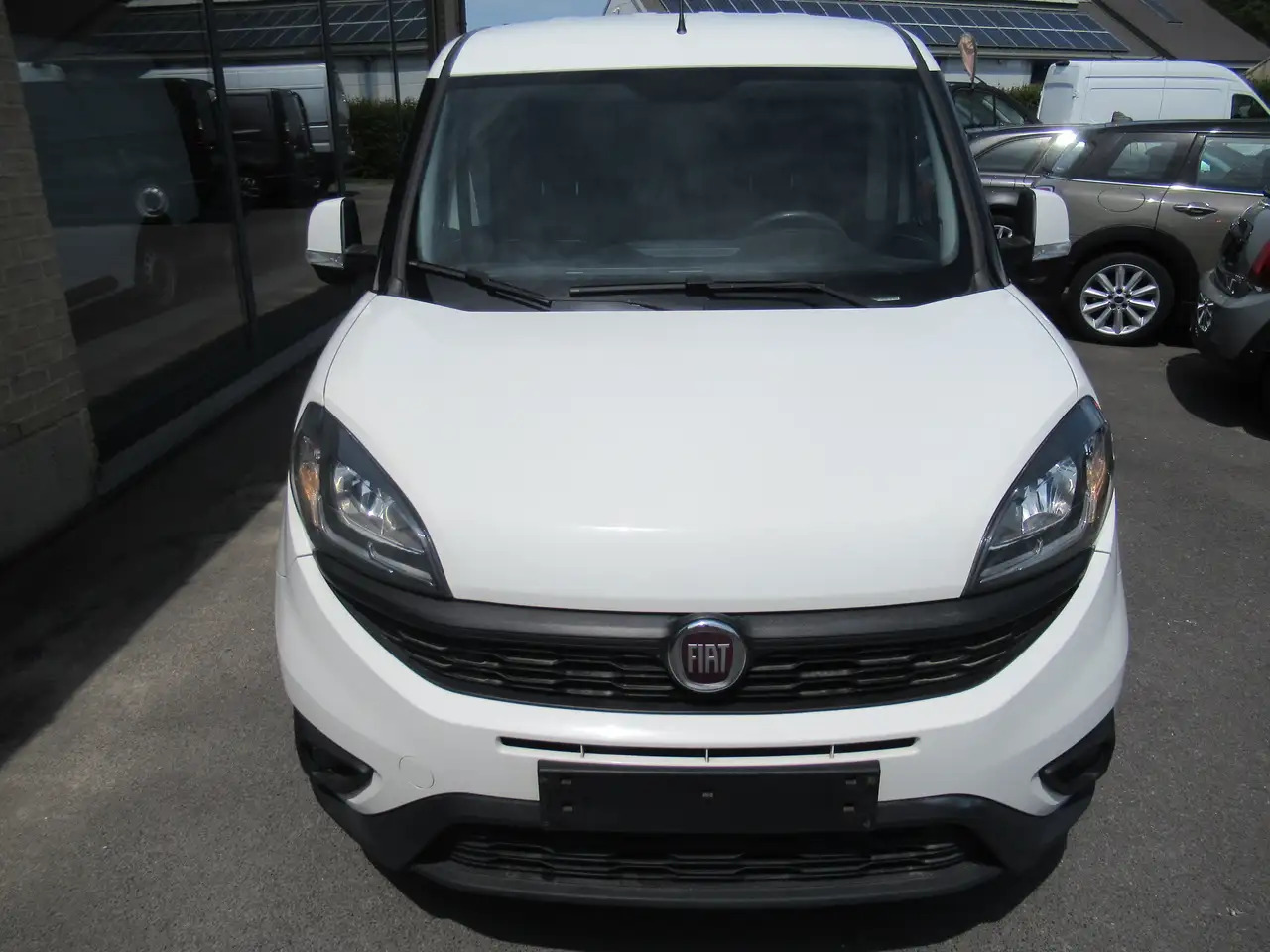 Fiat Doblo 105CV AIRCO,NAVI,CRUISE 9000€+TVA - Furgão: foto 3 Fiat Doblo 105CV AIRCO,NAVI,CRUISE 9000€+TVA - Furgão: foto 3