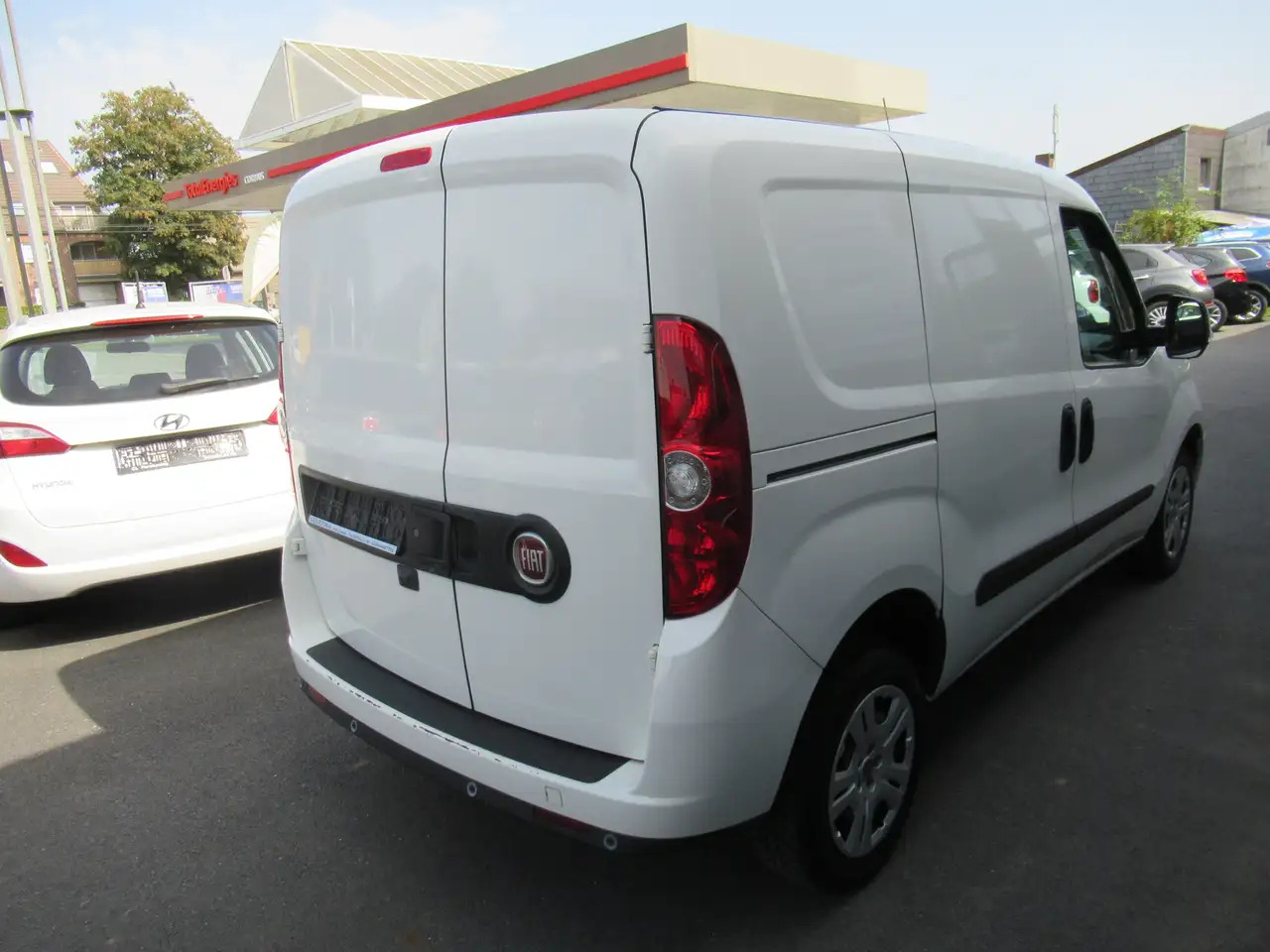 Fiat Doblo CLIM AUTO, NAVI, CRUISE 10500€+TVA/BTW - Furgão compacto: foto 2 Fiat Doblo CLIM AUTO, NAVI, CRUISE 10500€+TVA/BTW - Furgão compacto: foto 2